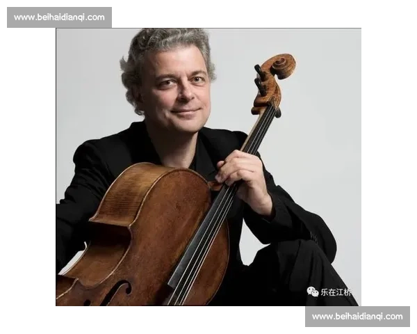 告别战!里昂传奇告别赛,全场泪崩,不舍与祝福交织! 告别战!里昂传奇告别赛,全场泪崩,不舍与祝福交织!