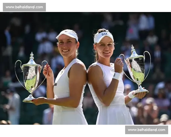 奇迹！女双冠军一路过关斩将，最终捧起奖杯！